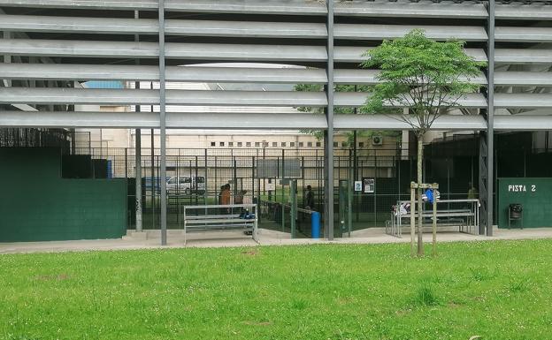 Instalan una red de seguridad en las pistas de La Cantábrica contra el asentamiento de aves