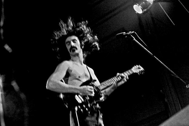 Frank Zappa se resiste a morir