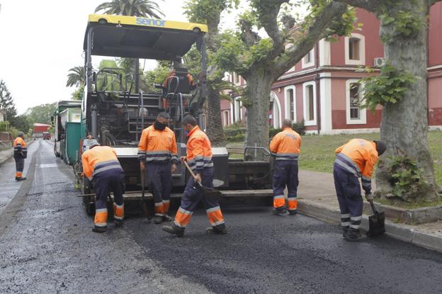 Las obras del plan de asfaltado concluirán a finales de junio