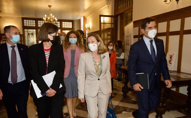 Revilla da por hecho, tras reunirse con Calviño, que habrá fondos europeos para La Pasiega y el Mupac