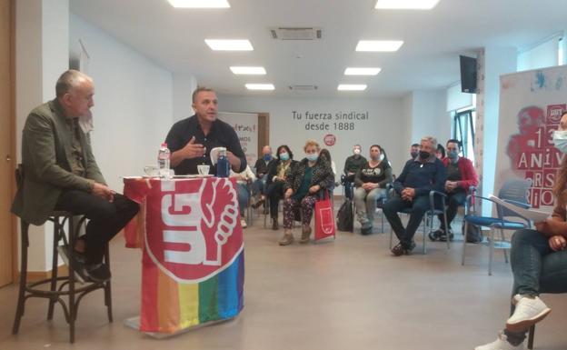 Pepe Álvarez (UGT) subraya la «necesidad» de que Cantabria reequilibre su tejido productivo y la industria gane más peso