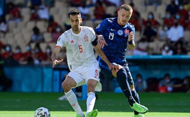 Busquets devuelve el orden y el criterio a La Roja