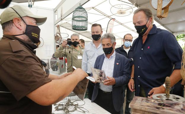 La Feria de Caza reúne en Potes a cientos de visitantes