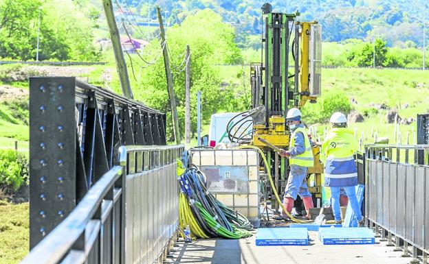 Obras Públicas comenzará el lunes con la reparación del puente sobre la ría de Solía