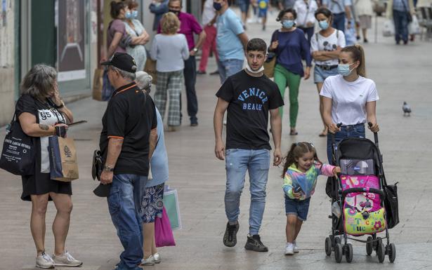 Sanidad cree que los casos repuntarán en verano, pero descarta una quinta ola