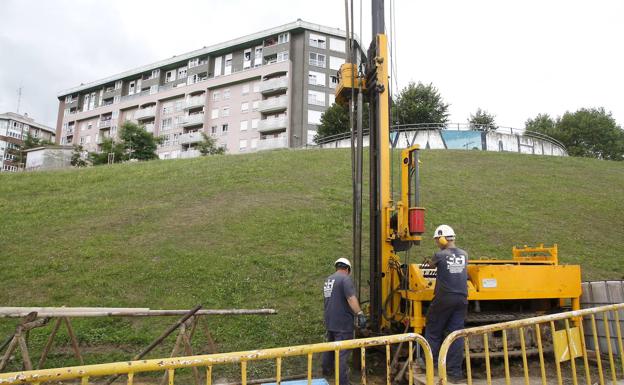El PP de Torrelavega cifra en 85.000 euros el sobrecoste de los ascensores de Nueva Ciudad