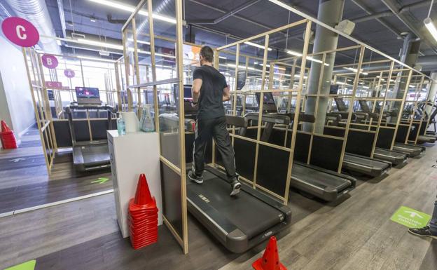 Santander pone en circulación 2.300 vales de 50 euros para ayudar a pagar el gimnasio