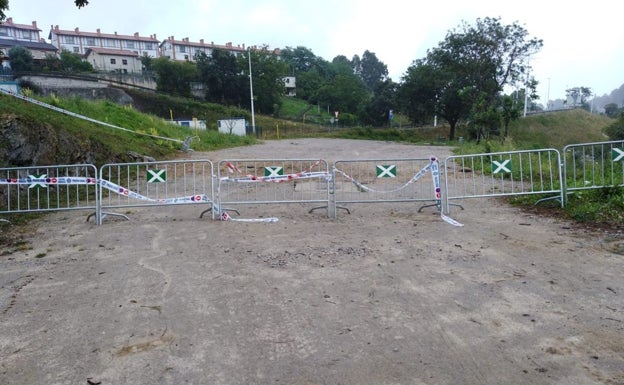 Castro prohíbe el acceso al parque del Campillo de Santullán tras detectarse amianto en el terreno