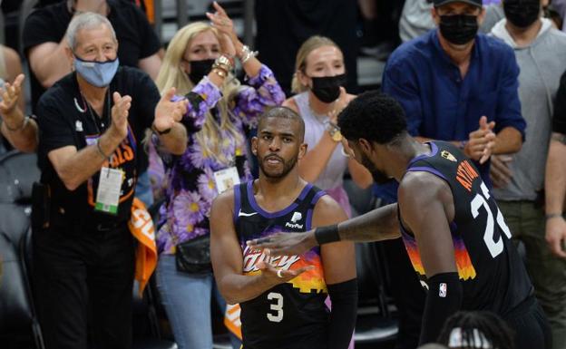 Chris Paul adelanta a los Suns en la final ante los Bucks