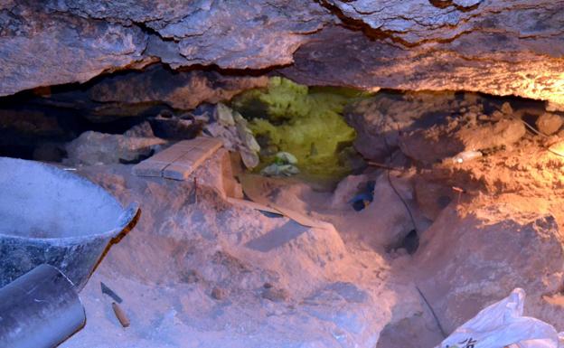 Hallan restos de homínidos del Paleolítico en una cueva de Ciudad Real