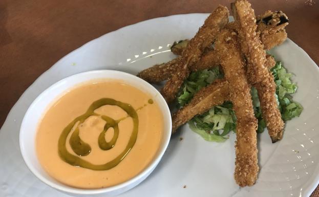 Arroces, ricas ensaladas y buena fritura en El Caladero de Cuchía
