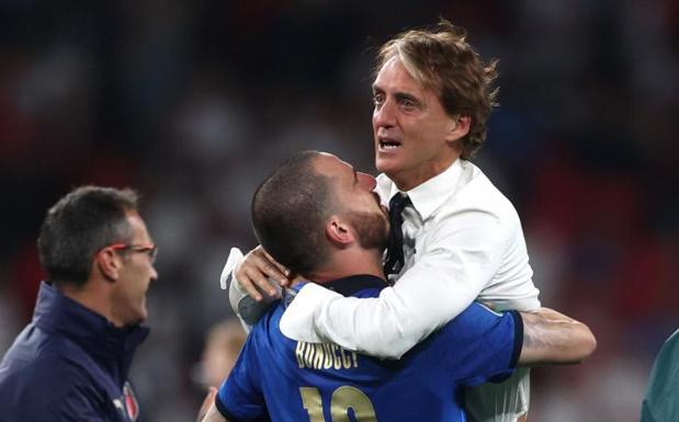Mancini devuelve a la 'Azzurra' el esplendor perdido