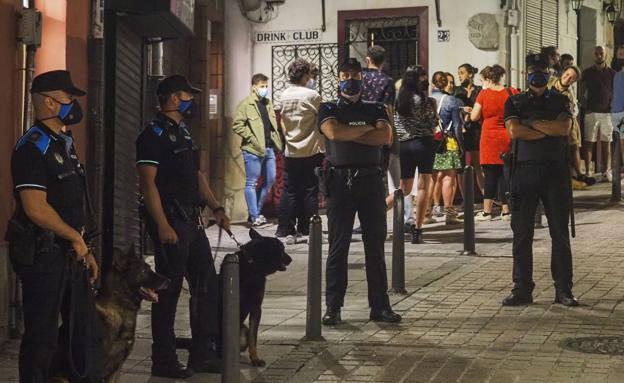 Botellones, denuncias y peleas, el balance nocturno del fin de semana