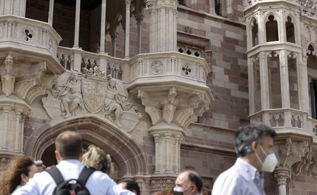 El Palacio de Sobrellano de Comillas vuelve a lucir sus esculturas