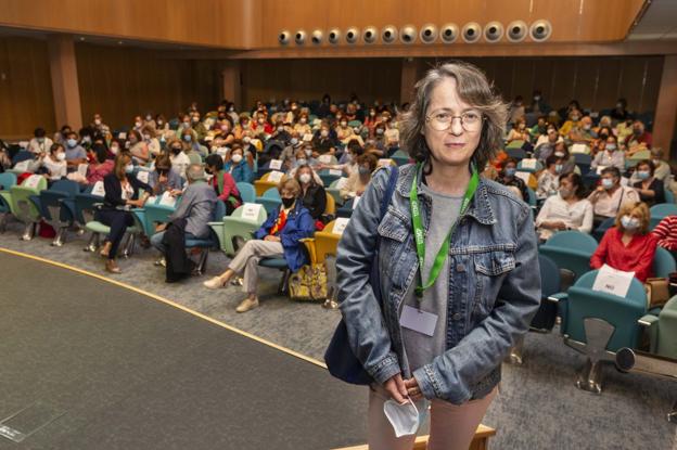 «Me paso la vida sacando los pies del tiesto, escribiendo textos que no son previsibles»