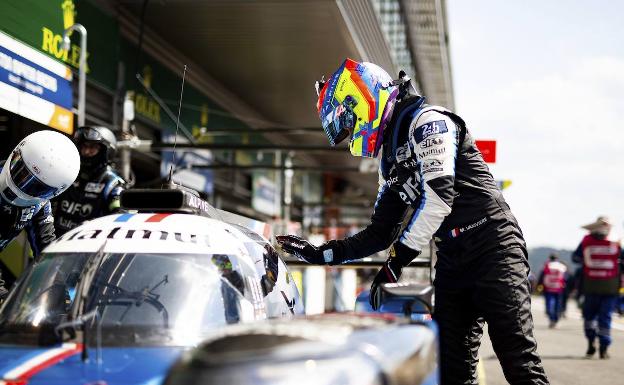 Matthieu Vaxivière, piloto de Alpine Elf, explica cómo se diseña un casco para el circuito