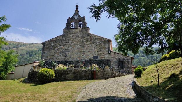 Cosío recoge firmas para que las campanas del reloj de su iglesia vuelvan a sonar