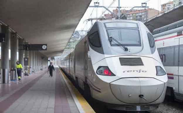 Una avería retrasa hora y media la llegada del Alvia Madrid-Santander con 280 pasajeros