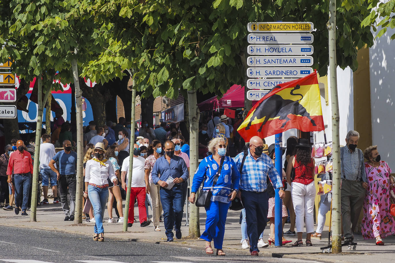 Tres orejas y gran tarde de Emilio de Justo y Ginés Martín