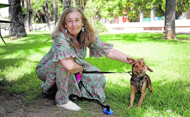 Carmen Manzano: «Es más fácil tener una mascota que un niño: un perro no te pide una consola»