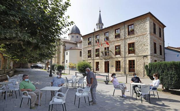 Cs denuncia que la «parálisis» de la actividad municipal deja sin piscina y sin campamento a los niños de Ruiloba