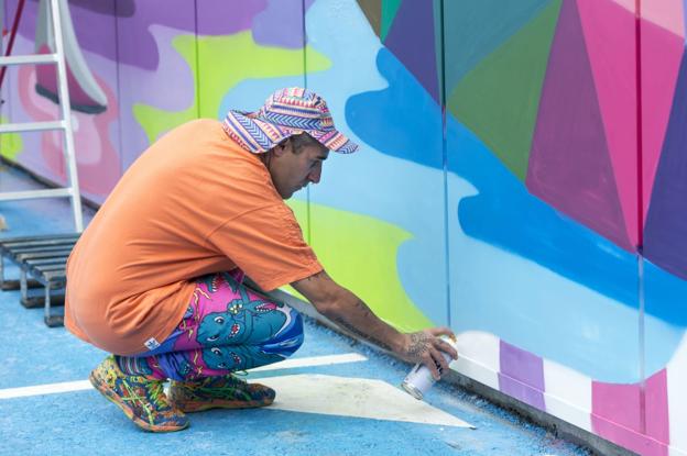 Bahía Real habilitará un espacio para otro mural de Okuda
