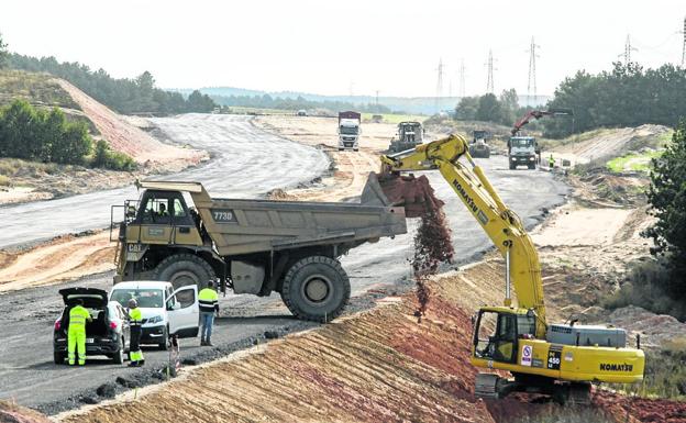 Transportes revive uno de los cuatro tramos de la autovía a Burgos aún sin adjudicar