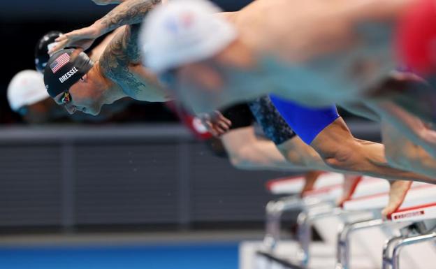 Kolesnikov reta a Dressel en la final de los 100 metros libre