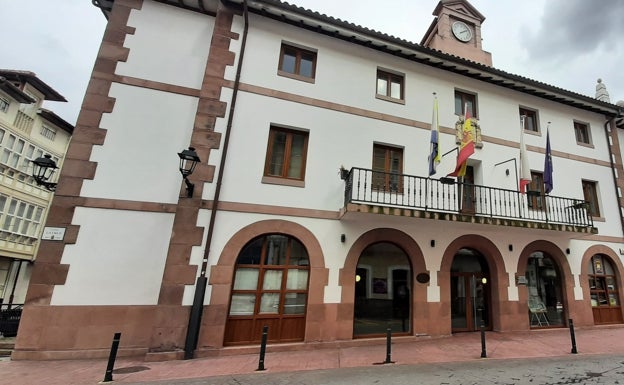 El Pleno de Ampuero aprueba varias obras municipales