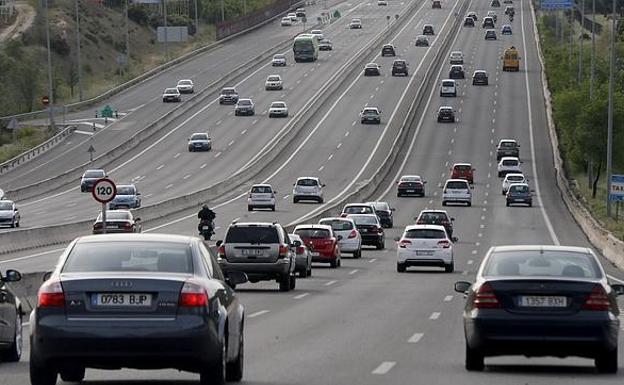 Retenciones de más de diez kilómetros en la A-67 en dirección Santander