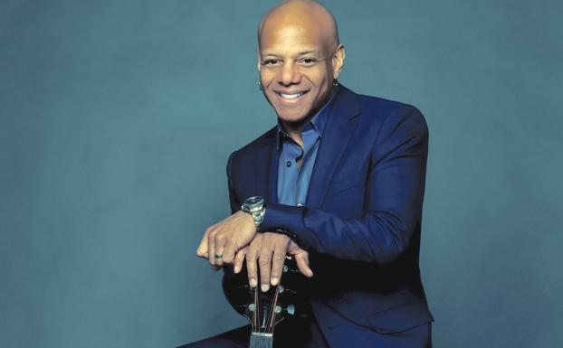 El Festival de Jazz incorpora al guitarrista Mark Whitfield a su velada del viernes