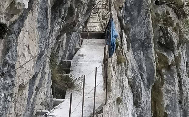 Tresviso y Peñarrubia exigen la paralización de las obras para cerrar la ruta del Canal de Urdón