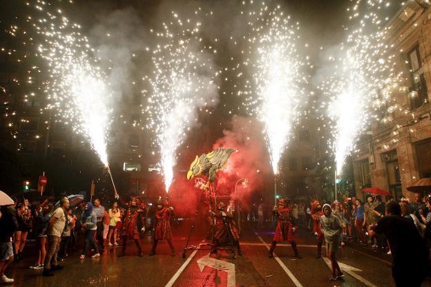 Torrelavega incluirá en sus fiestas atracciones, pasacalles y carrozas