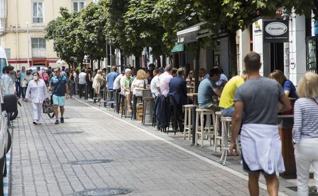 Empeoran los datos de contagios y hospitalizados en el descenso de la quinta ola