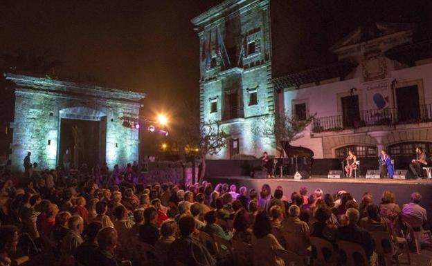 El Festival de Verano de Camargo ofrecerá el sábado la obra teatral 'La casa de Bernarda Alba'