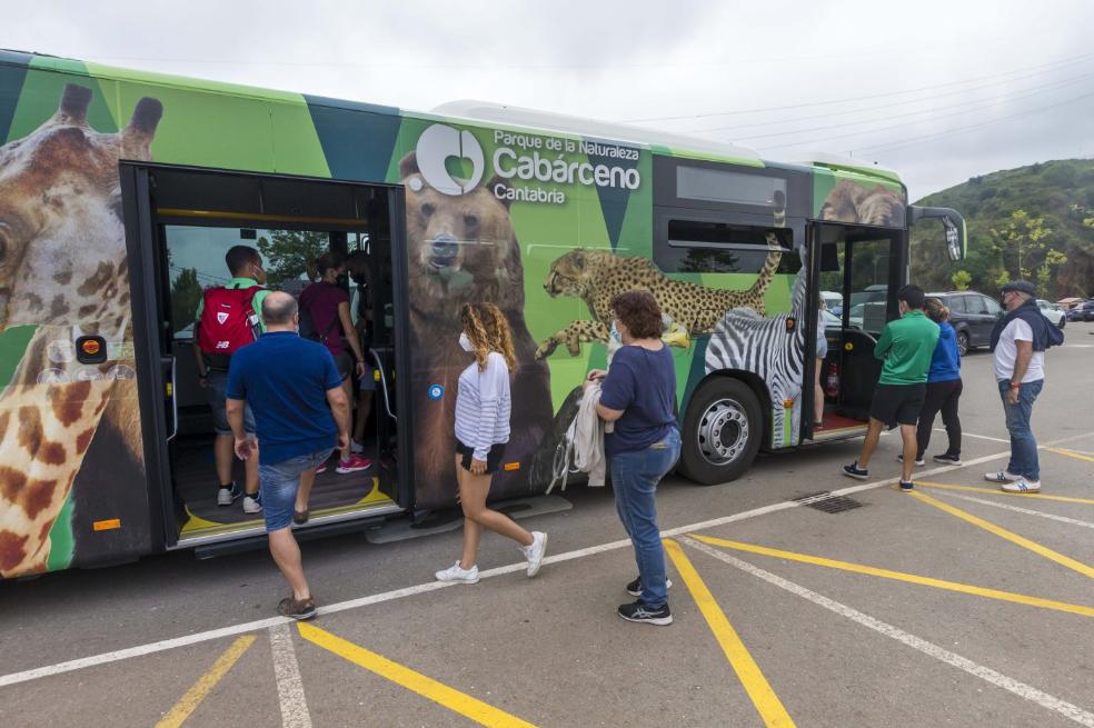 Un 'ecobus' para recorrer Cabárceno