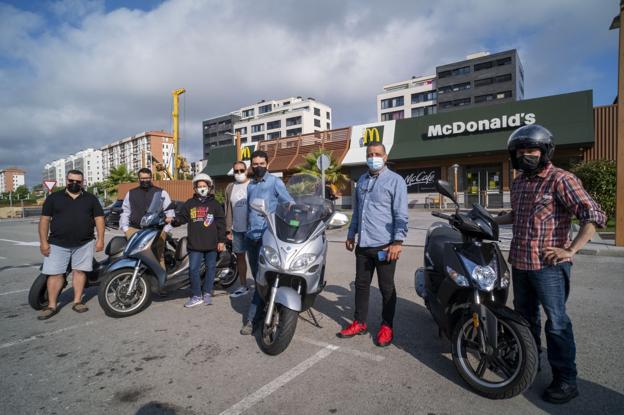 «Nos hemos quedado sin trabajo, no nos han dado ninguna opción, ni el finiquito»