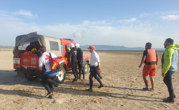 Rescatan a una mujer que practicaba paddle surf en el pantano del Ebro