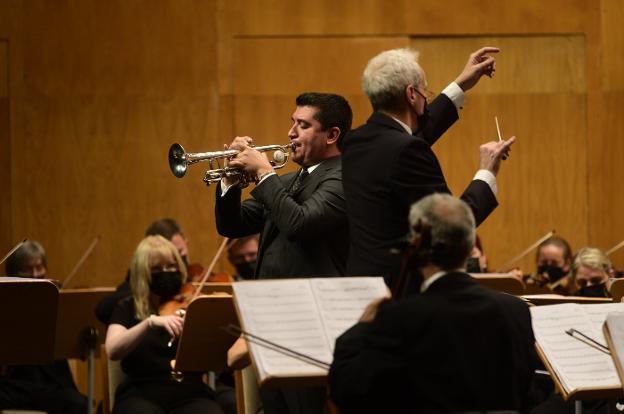 Una orquesta alegre