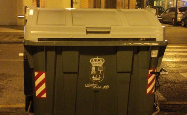 Los trabajadores del servicio de recogida de basuras de Colindres convocan una huelga indefinida