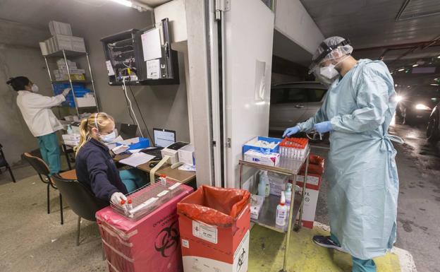 Mueren otras dos personas por coronavirus y empeora la situación de la UCI