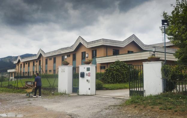 El comité de la Residencia La Loma denuncia recorte de plazas