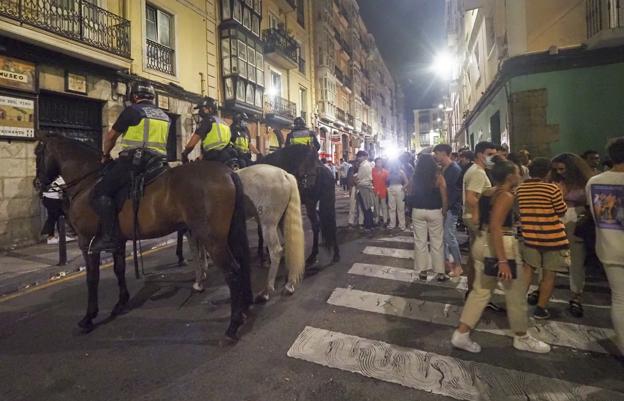 El fin de las grandes restricciones abre una nueva etapa en la lucha contra el covid en Cantabria