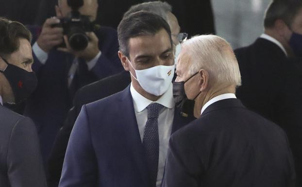 La crisis de Afganistán desatasca la inexistente comunicación entre Sánchez y Biden