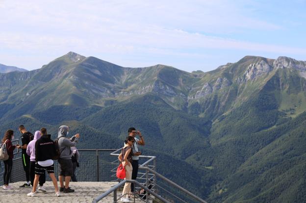 Viaje a las alturas en el teleférico de Fuente Dé