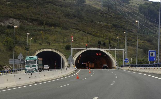 Transportes invertirá casi 40 millones en mejorar seis túneles de la A-67 y la N-611