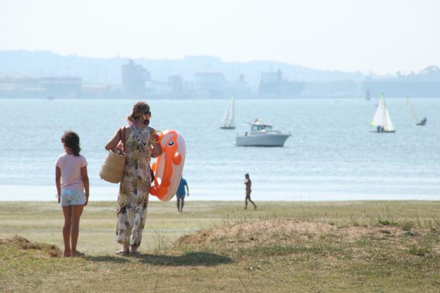 Pedreña sí tiene playa y este verano también socorristas