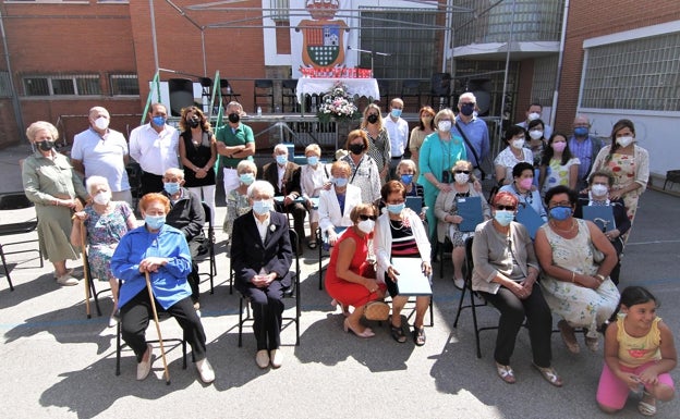 Campoo de Enmedio homenajea a sus mayores