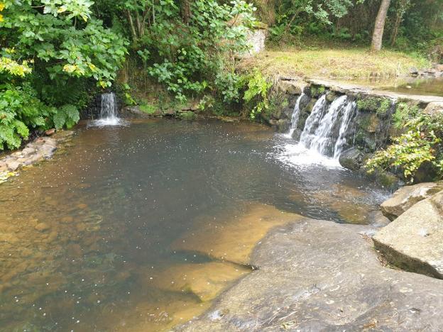 Paralizado el derribo de la presa de Cabrera, en Otañes