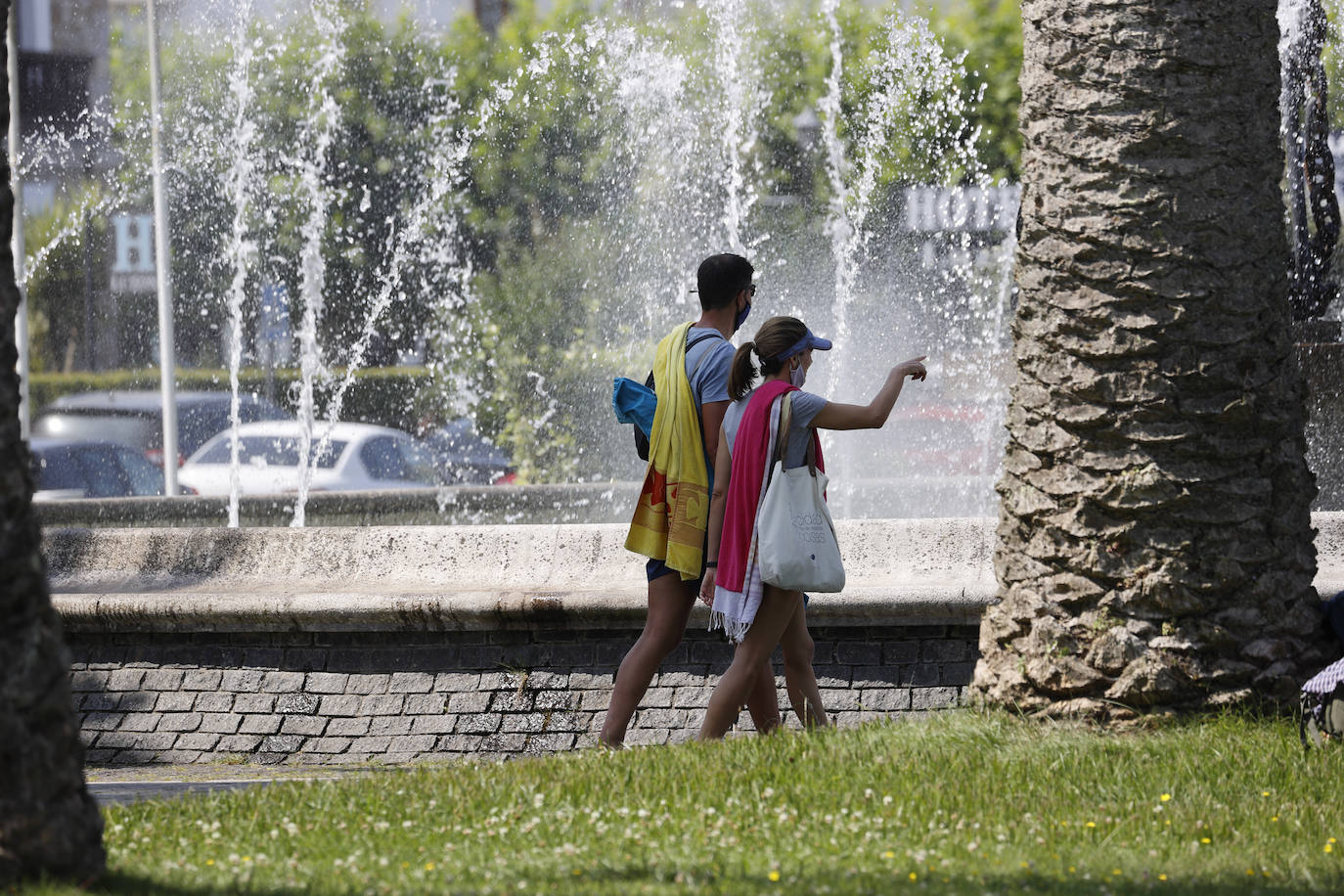 Así disfrutan cántabros y turistas del buen tiempo en la región